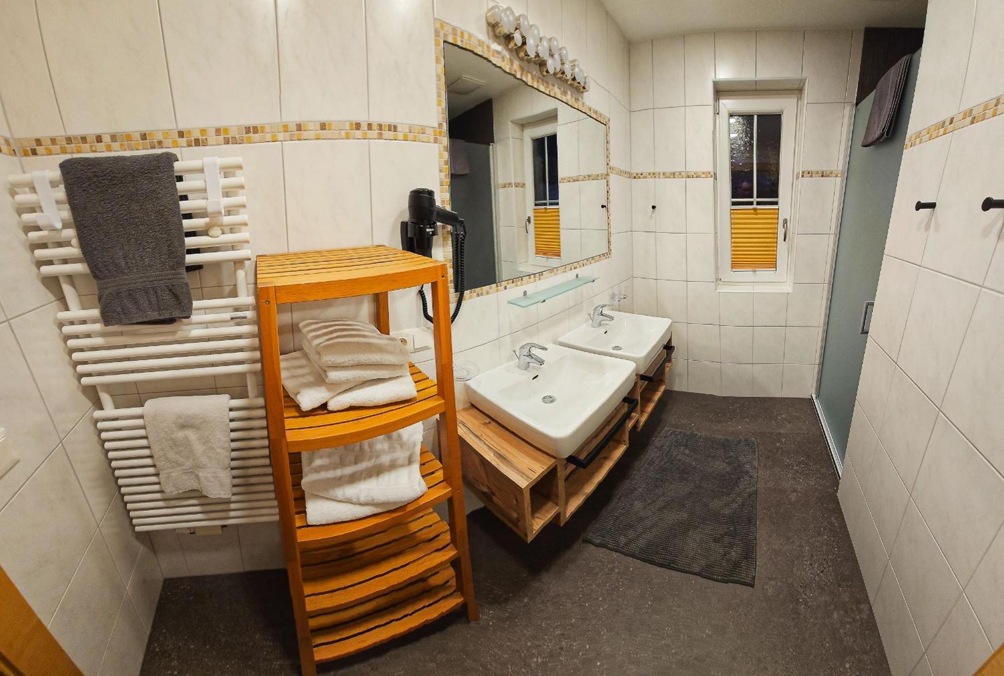 Appartement Sandra Стум Екстериор снимка