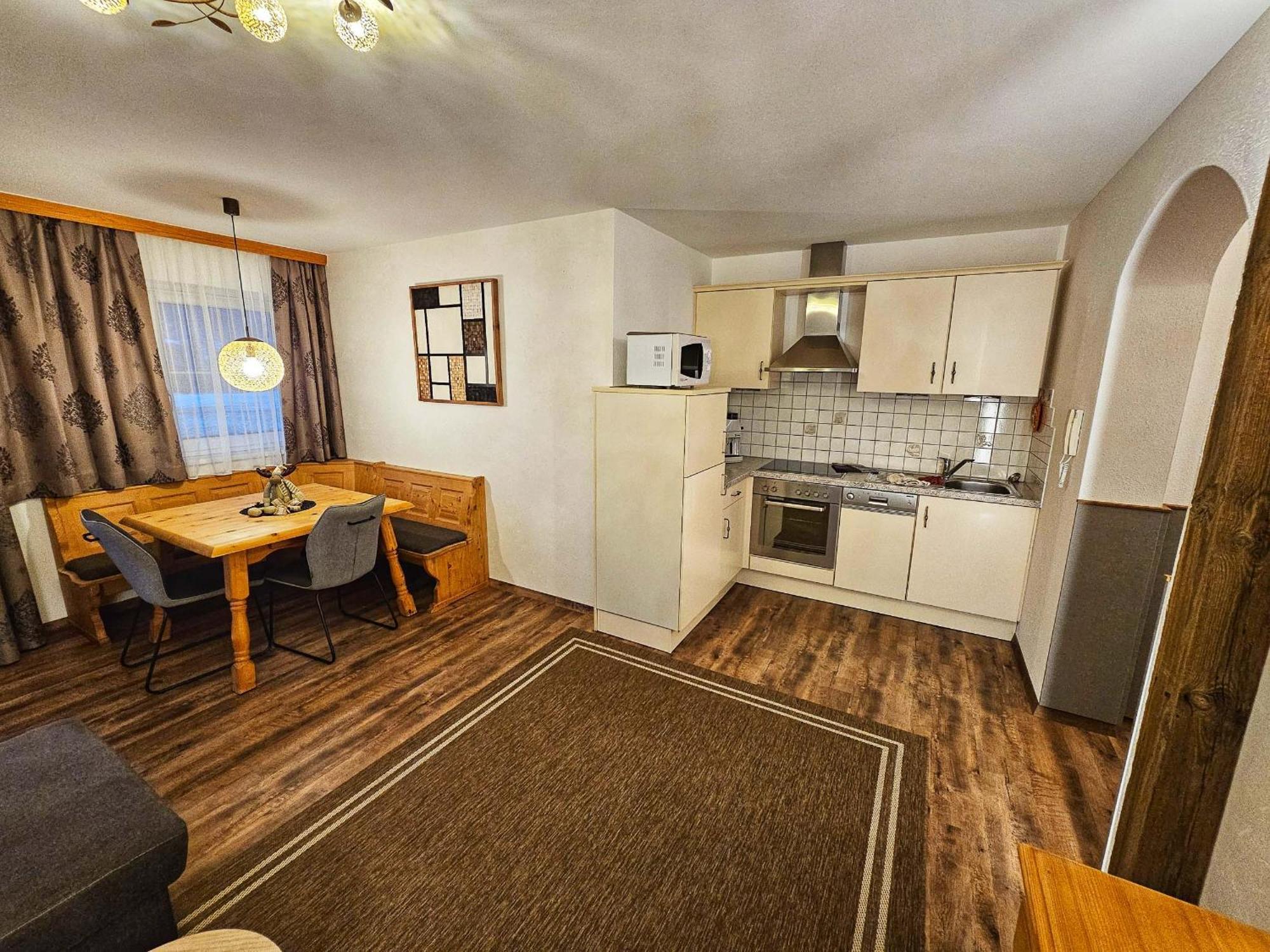 Appartement Sandra Стум Екстериор снимка